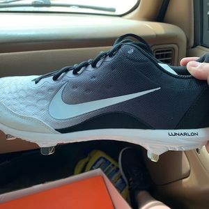 Men’s metal Nike baseball cleats